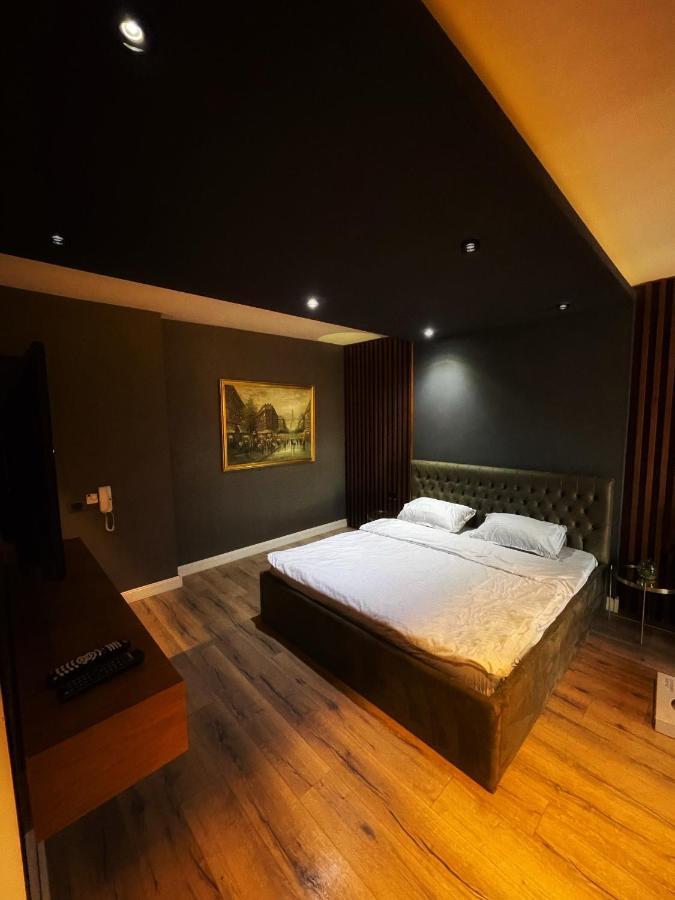 Blue Capital Apartments 1 プリシュティナ エクステリア 写真